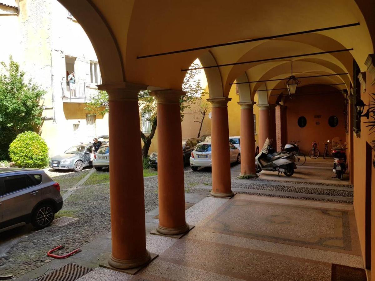Appartement Il Nome Della Rosa à Bologne Extérieur photo
